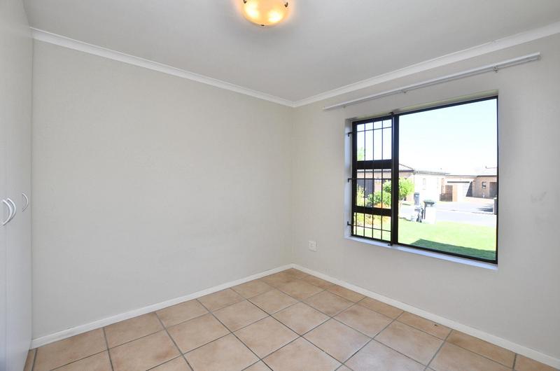 To Let 2 Bedroom Property for Rent in Sonstraal Heights Western Cape